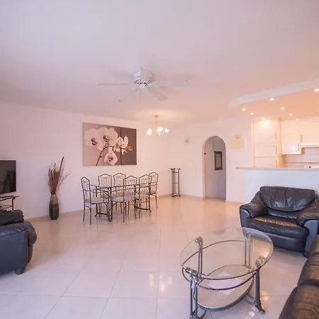 Club Atlantis 아데제